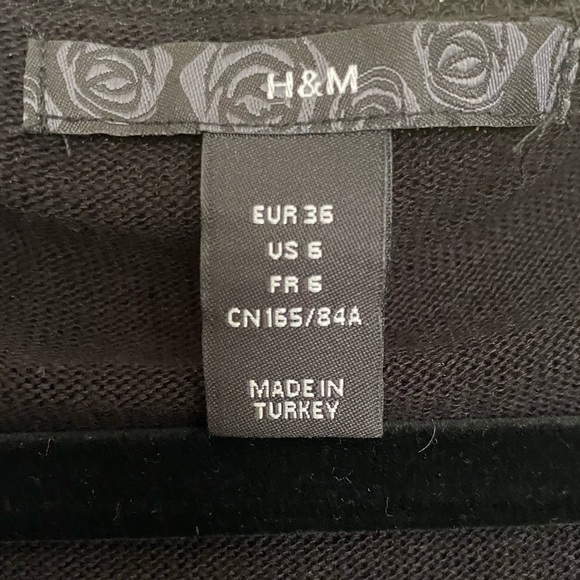 H&M size 6 fancy black knit top with sparkling trim - Picture 10 of 12